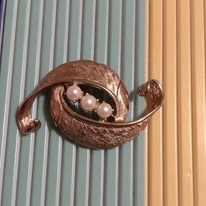 Vintage MCM faux pearl pin brooch
